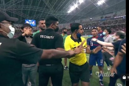 HLV Indonesia 'hành động bất ngờ' với trọng tài sau tuyên bố ủng hộ Việt Nam được hưởng penalty