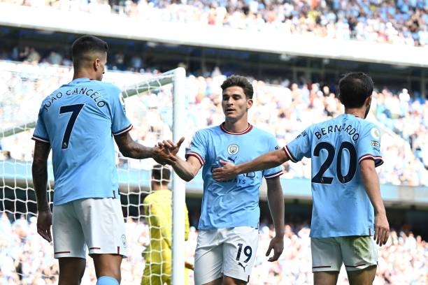 Áp đảo Bournemouth, Man City mở tiệc bàn thắng tại Etihad