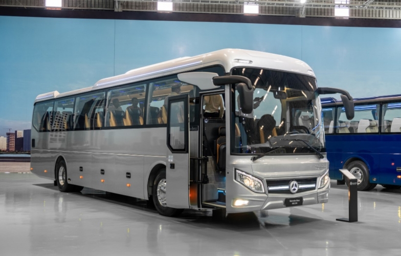 Cận cảnh xe bus 'hạng sang' Mercedes-Benz tại Việt Nam, nội thất ngập tràn trang bị