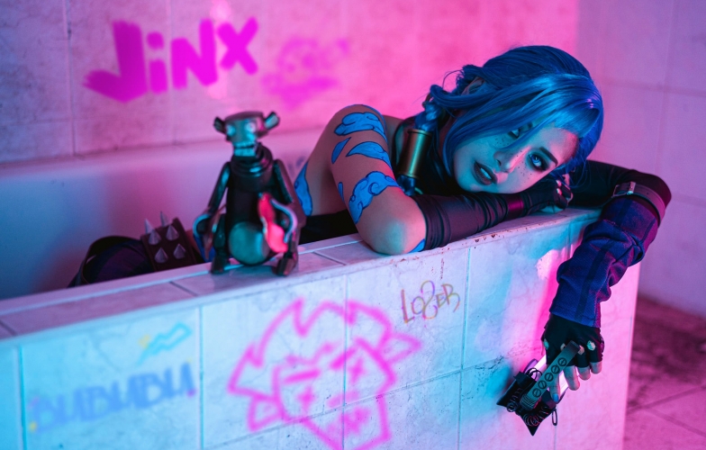 LMHT: Ngắm bộ ảnh cosplay Jinx theo phong cách u tối