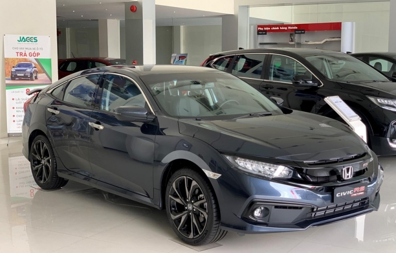 Sedan hạng C của Honda giảm tới 150 triệu đồng, đón phiên bản mới