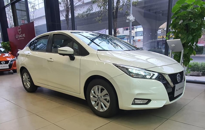 Sedan hạng B của Nissan giảm giá “kịch sàn”, gây sức ép lên Vios, Accent