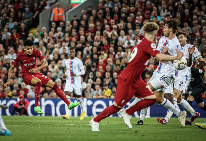 Bom tấn Nunez hóa tội đồ, Liverpool 'thoát chết' nhờ khoảnh khắc siêu sao