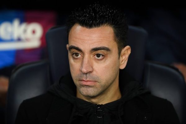 HLV Xavi sợ Barcelona sẽ giống Man United