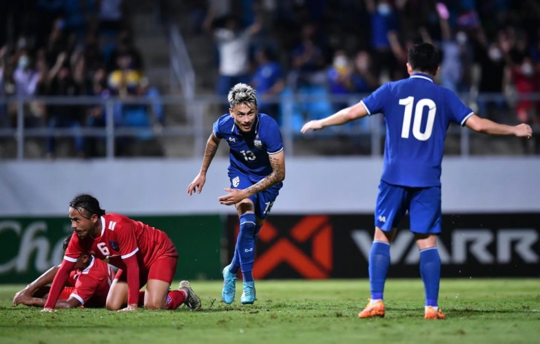 Thắng 2-0, HLV Thái Lan vẫn phải lên tiếng giải trình