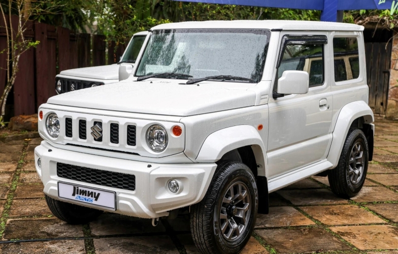 Vén màn Suzuki Jimny phiên bản 'Bắc Cực', giá quy đổi gần 1 tỷ đồng