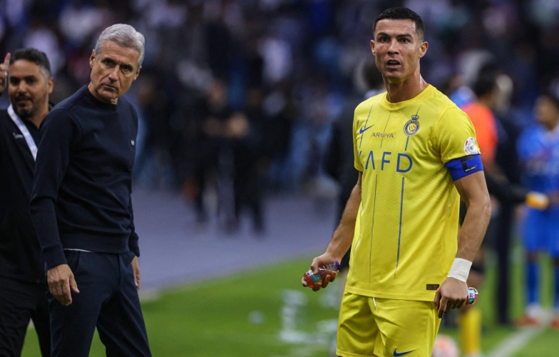 Thầy cũ Ronaldo nói thẳng nguyên nhân Al Nassr kém Al Hilal