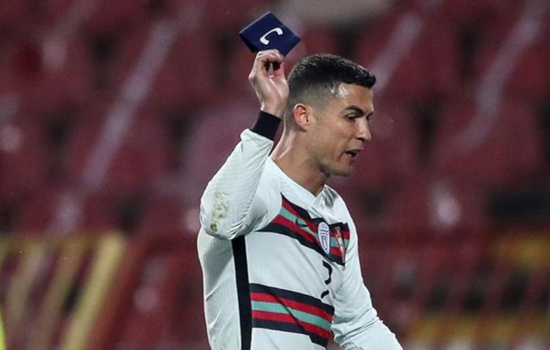 Băng đội trưởng Ronaldo ném đi được định giá gần 2 tỷ đồng