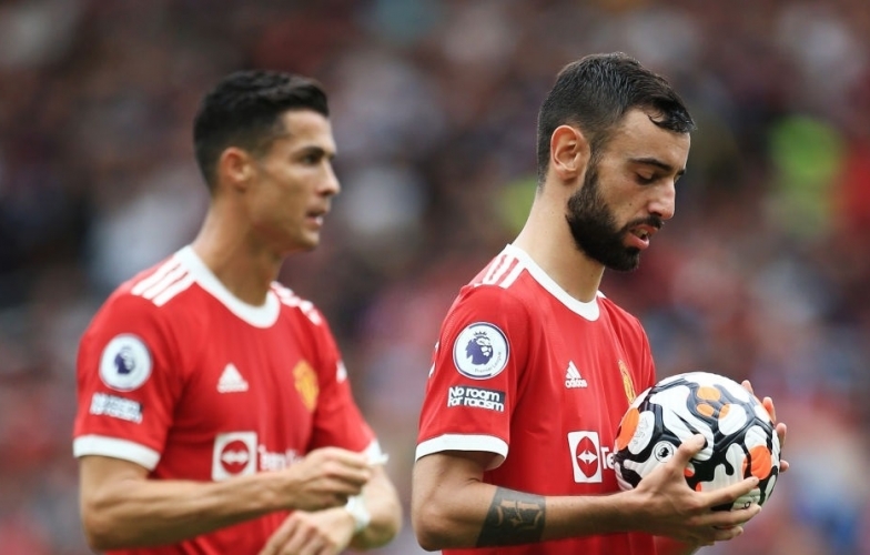 Bruno Fernandes bị 'người nhà' chỉ trích dữ dội vì xin lỗi fan MU