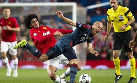 Robben: MU phòng ngự như một đội bóng ném