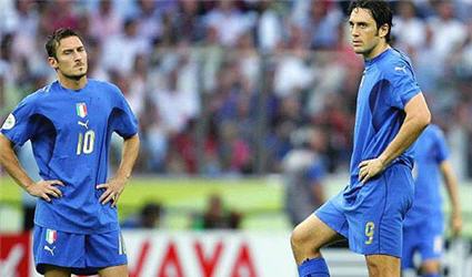 World Cup còn 46 ngày: Luca Toni, Totti hết cơ hội