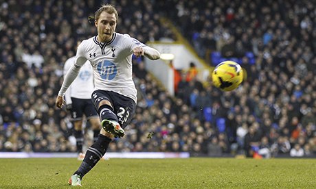 VIDEO: Sao Tottenham Christian Eriksen đá phạt không thua gì David Beckham