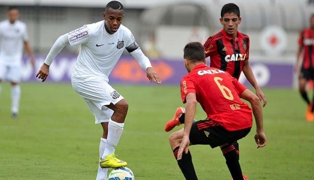 VIDEO: Robinho phô diễn kỹ thuật thần sầu loại bỏ 3 hậu vệ đối phương