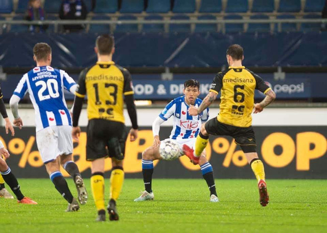 Cựu HLV Heerenveen: ‘Mọi người đều thấy Văn Hậu không đủ giỏi'