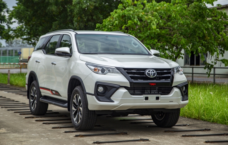 Tháng 8, giá Toyota Fortuner giảm tới 60 triệu đồng