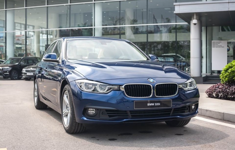 Giá xe BMW giảm “sốc” tới 300 triệu đồng nhân dịp Giáng sinh