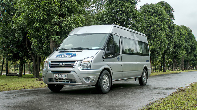 Ford Transit 2019 giảm giá, bảo hành dài hạn hơn