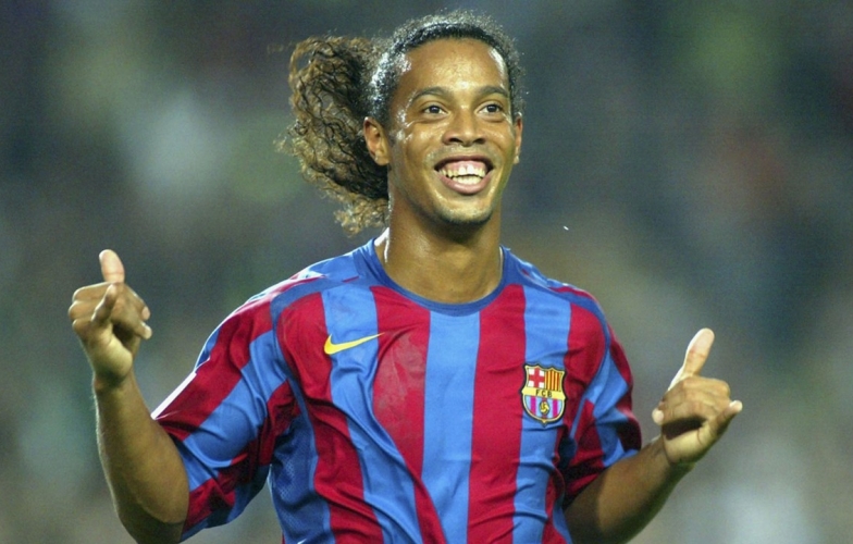 Sinh nhật tuổi 39, Ronaldinho và 11 khoảnh khắc kỳ diệu