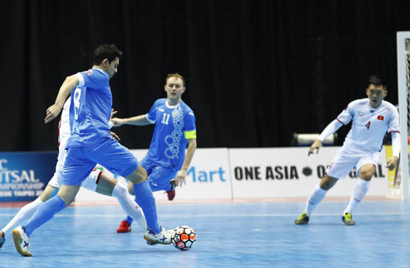 HLV Rodrigo nói gì sau khi futsal Việt Nam thua Uzbekistan?