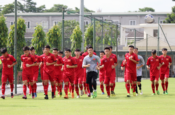 Danh sách U18 Việt Nam dự giải Hong Kong: Có 'Công Phượng mới'