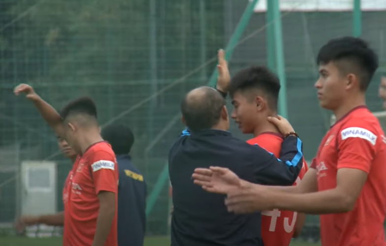 VIDEO: HLV Park luyện 'thiết đầu công' cho U22 Việt Nam