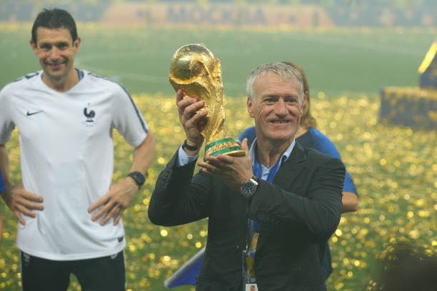 HLV Deschamps 'nổ' tưng bừng sau 2 lần vô địch World Cup