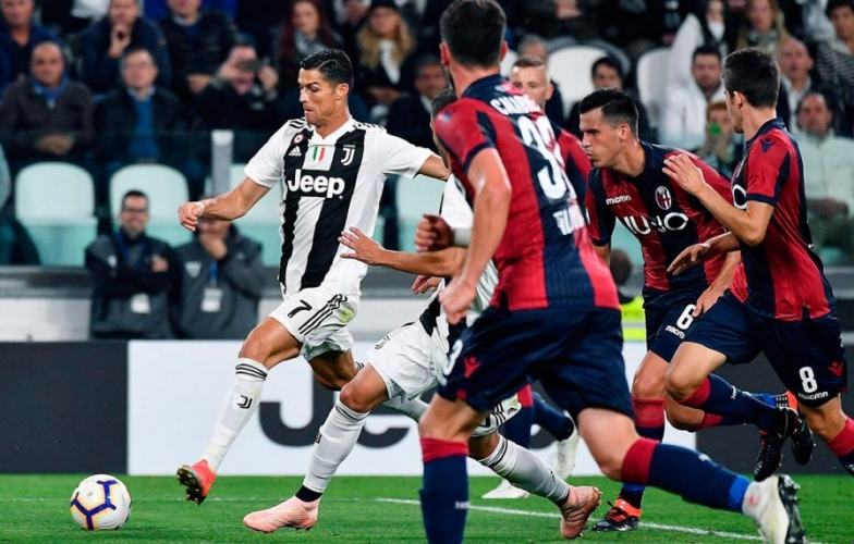 Bologna vs Juventus: Rũ bùn đứng dậy