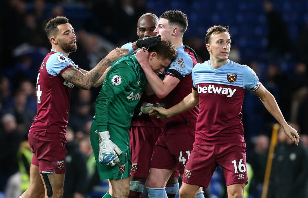 Chelsea bất ngờ gục ngã ngay tại Stamford Bridge