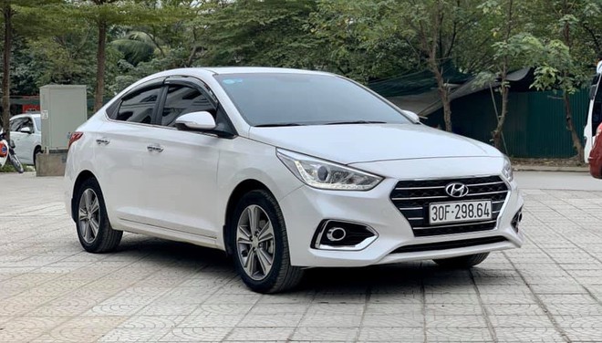 Hyundai Accent cũ tiếp tục xuống giá do độ 'hot' của bản mới