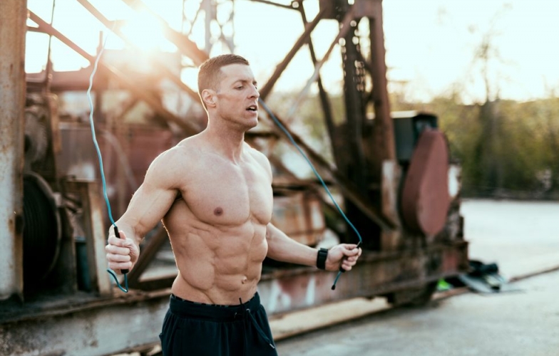 Đốt mỡ bụng 'cực cháy' với bài nhảy dây HIIT trong 17 phút