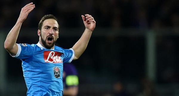 PSG ra giá 'cực sốc' cho Gonzalo Higuain