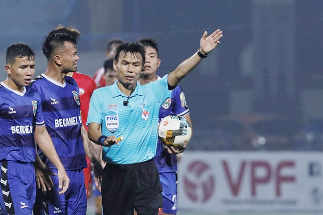 V-League 2019, trọng tài ngoại, FAM, VFF, trọng tài ngoại, Amirul Izwan Yaacob, Suhaizi Shukri