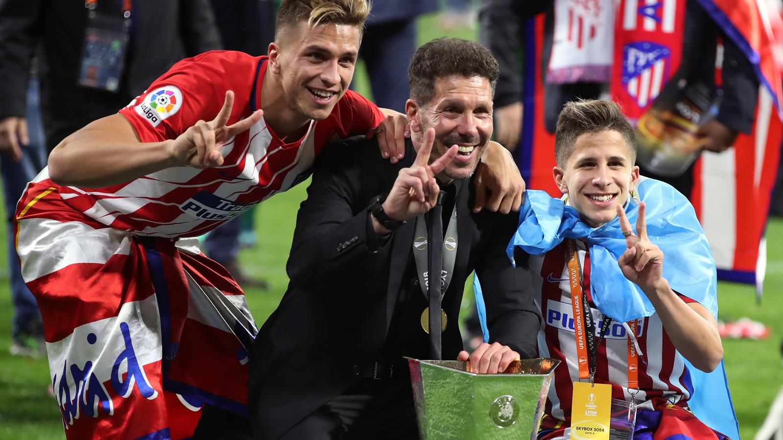 Diego Simeone, Atletico Madrid, La Liga, Real Madrid, Barcelona, Wanda Metropolitano, ký hợp đồng