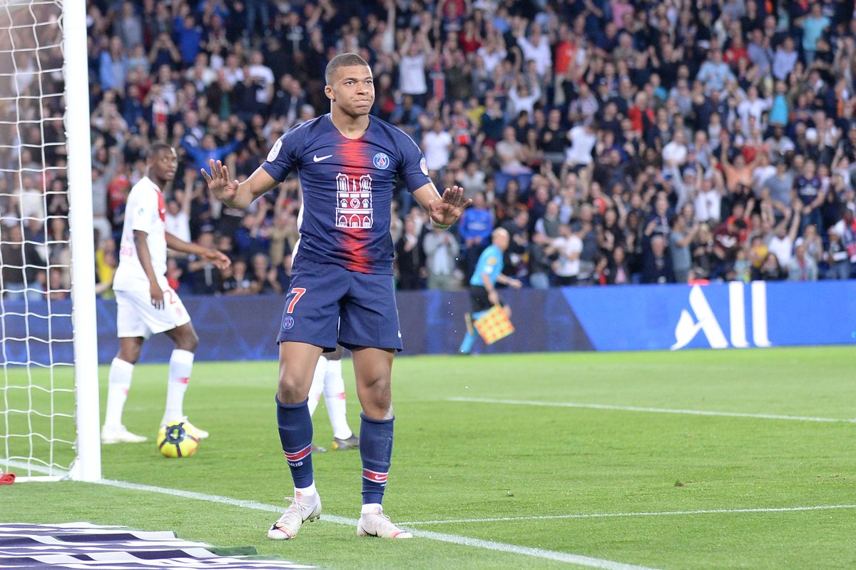 Ligue 1, PSG vô địch Ligue 1, PSG, Mabppe, Neymar trở lại, Mbappe hat-trick, PSG 3-0 Monaco, PSG vs Monaco