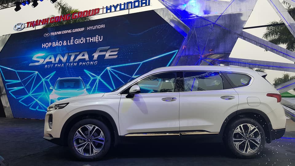  Hyundai Santa Fe 2019, Hyundai Santa Fe 2019 bia kèm lạc, Nghệ sĩ mua ô tô,