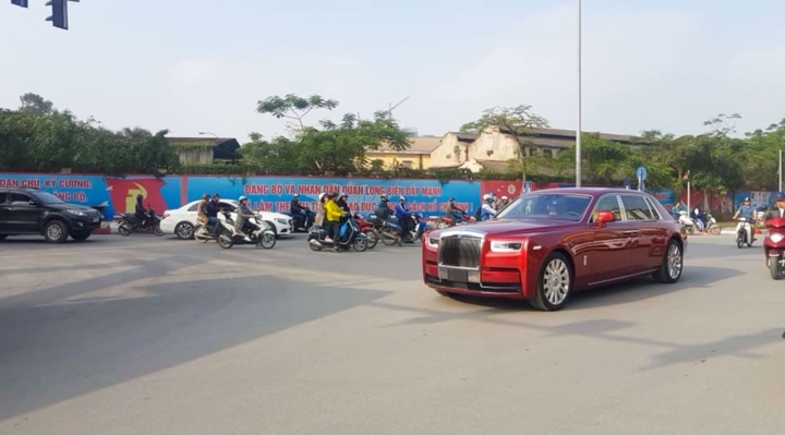 Rolls-Royce Phantom VIII, Rolls-Royce Phantom VIII tại Việt Nam, Ngắm Rolls-Royce Phantom VIII,