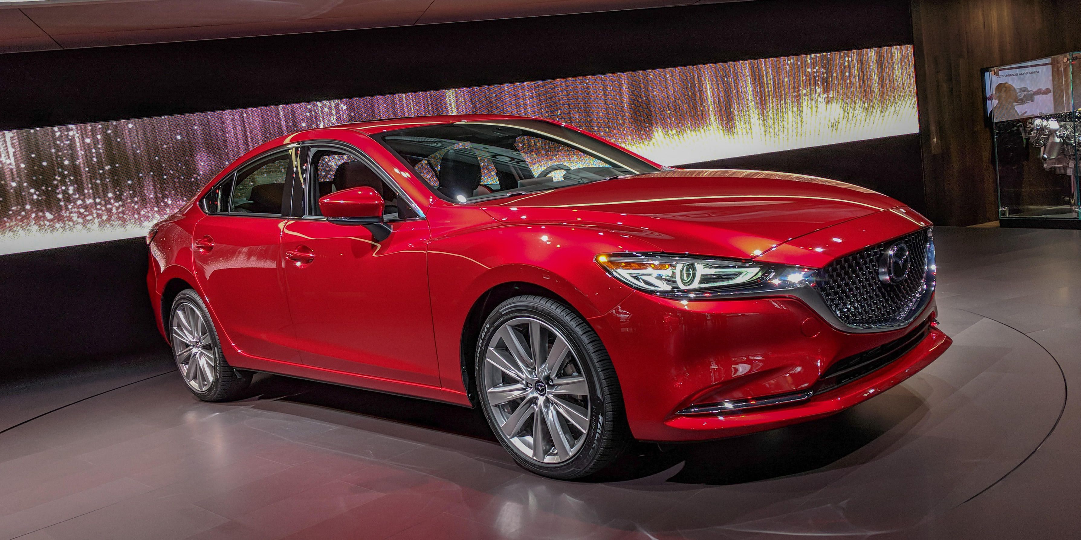 Mazda 6 giảm giá