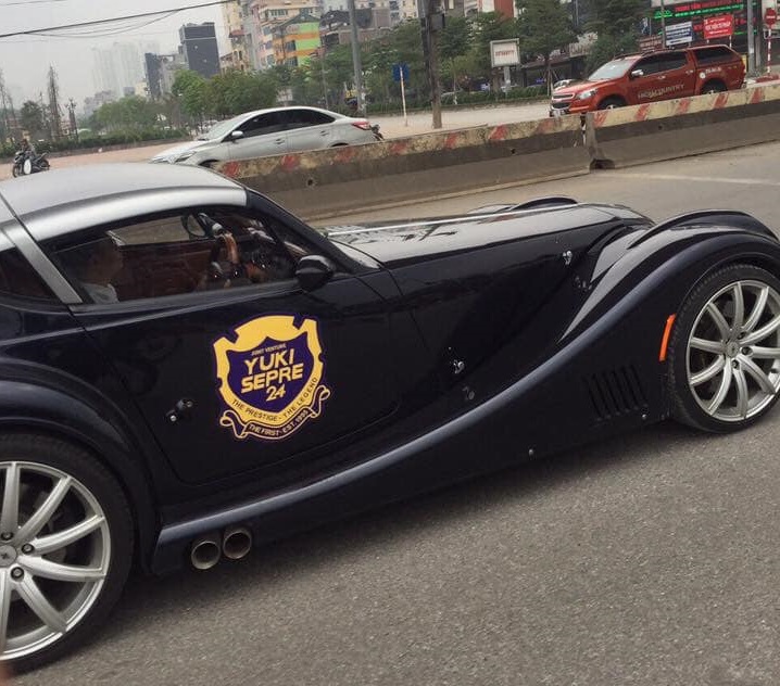 Morgan Aero Supersport, Siêu xe thân gỗ, Morgan Aero Supersport trên phố,