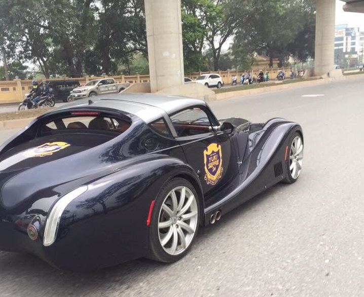 Morgan Aero Supersport, Siêu xe thân gỗ, Morgan Aero Supersport trên phố,