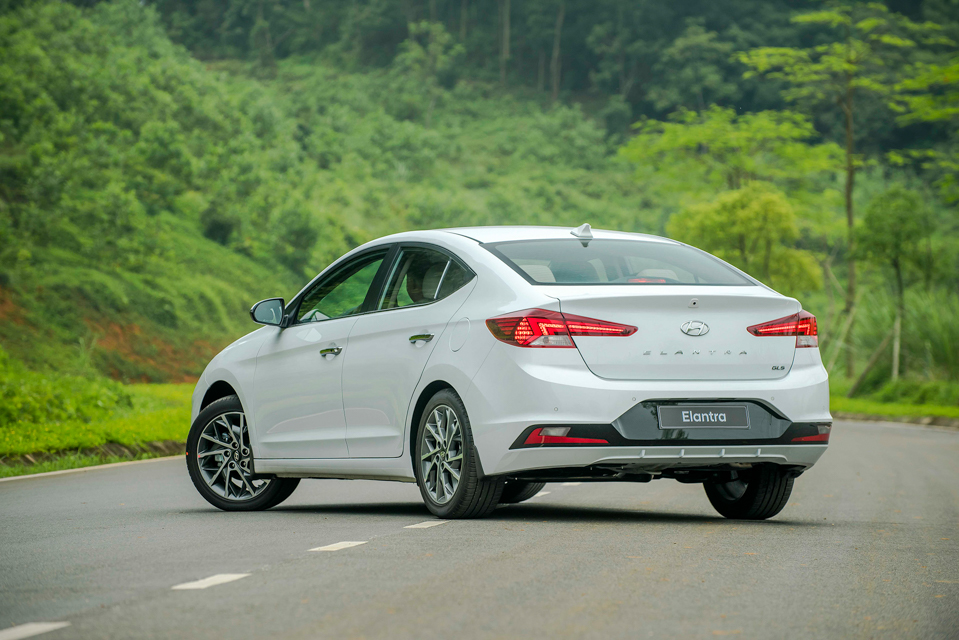 Hyundai Elantra 2019, Hyundai Elantra 2019 ra mắt, Hyundai Elantra 2019 giá bao nhiêu, Hyundai Elantra,