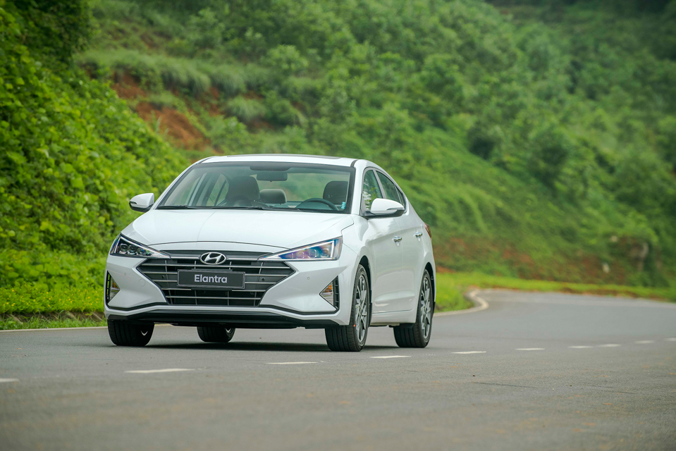 Hyundai Elantra 2019, Hyundai Elantra 2019 ra mắt, Hyundai Elantra 2019 giá bao nhiêu, Hyundai Elantra,