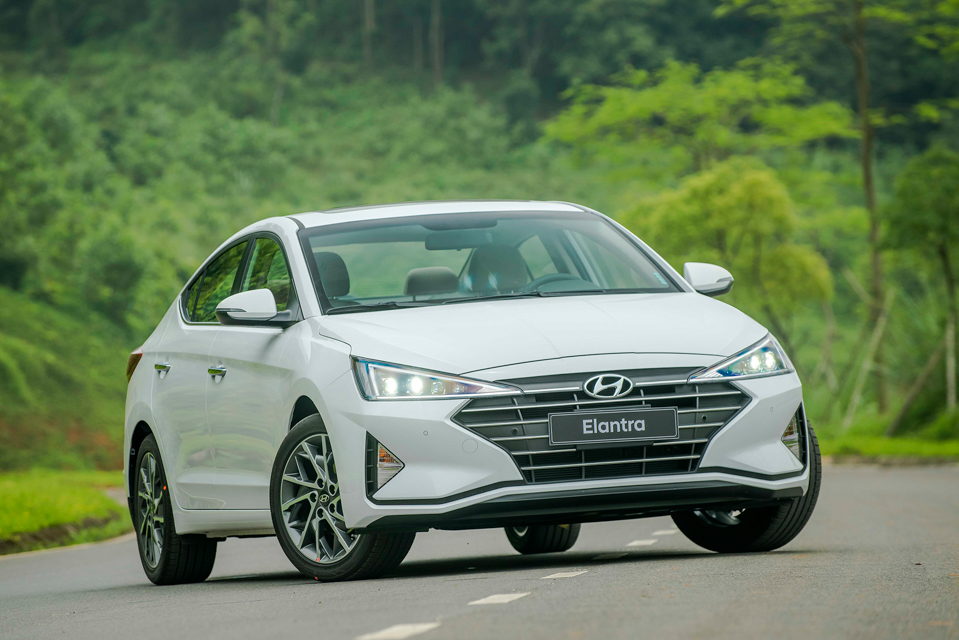 Hyundai Elantra 2019, Hyundai Elantra 2019 ra mắt, Hyundai Elantra 2019 giá bao nhiêu, Hyundai Elantra,