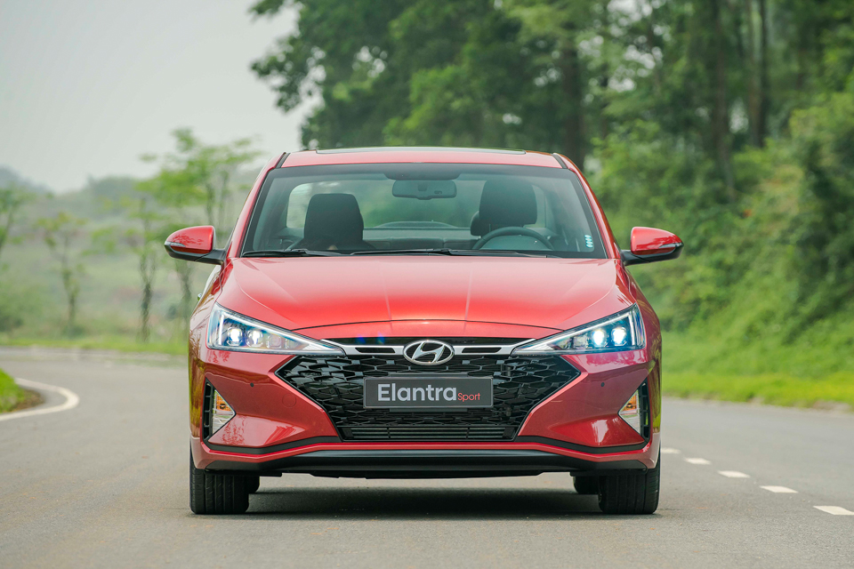 Hyundai Elantra 2019, Hyundai Elantra 2019 ra mắt, Hyundai Elantra 2019 giá bao nhiêu, Hyundai Elantra,