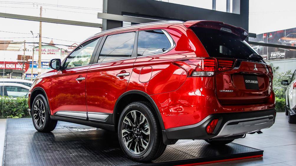 Đuôi xe Mitsubishi Outlander