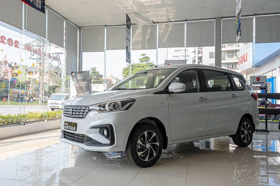 Ngoại thất xe Suzuki Ertiga Sport 