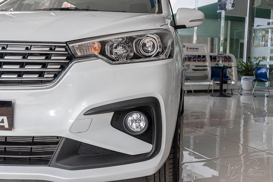 Cụm đèn trước xe Suzuki Ertiga Sport 