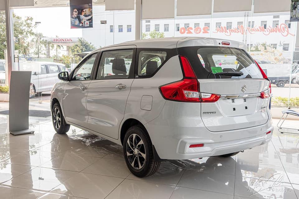 Đuôi xe Suzuki Ertiga Sport 