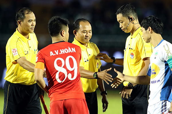 bóng đá Việt Nam, V-League, tin tức V-League, trợ lý trọng tài qua đời