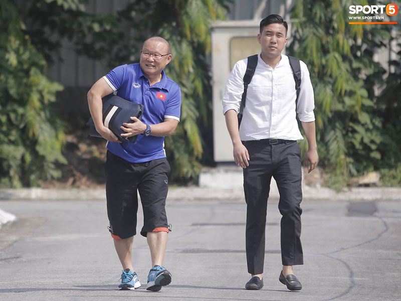 AFF Cup, tin tuc AFF Cup, dt viet nam, HLV Park Hang Seo, trợ lý ngôn ngữ, Lê Huy Khoa