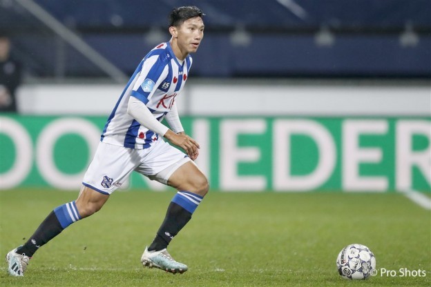 van hạu ra san trong tran heerenveen vs feyenoord